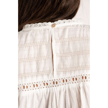 Blusa Con Frunce Nacar
