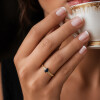 Anillo Caleda de Oro Amarillo 18k con Brillantes y Zafiro Anillo Caleda de Oro Amarillo 18k con Brillantes y Zafiro