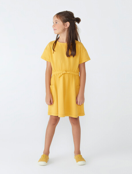 VESTIDO DE NIÑA CON BOLSILLOS AMARILLO