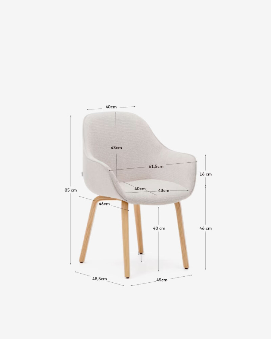Silla Aleli de chenilla beige y patas de madera maciza de fresno con acabado natural
