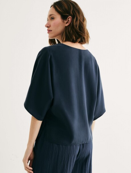 BLUSA DE CUELLO EN V AZUL