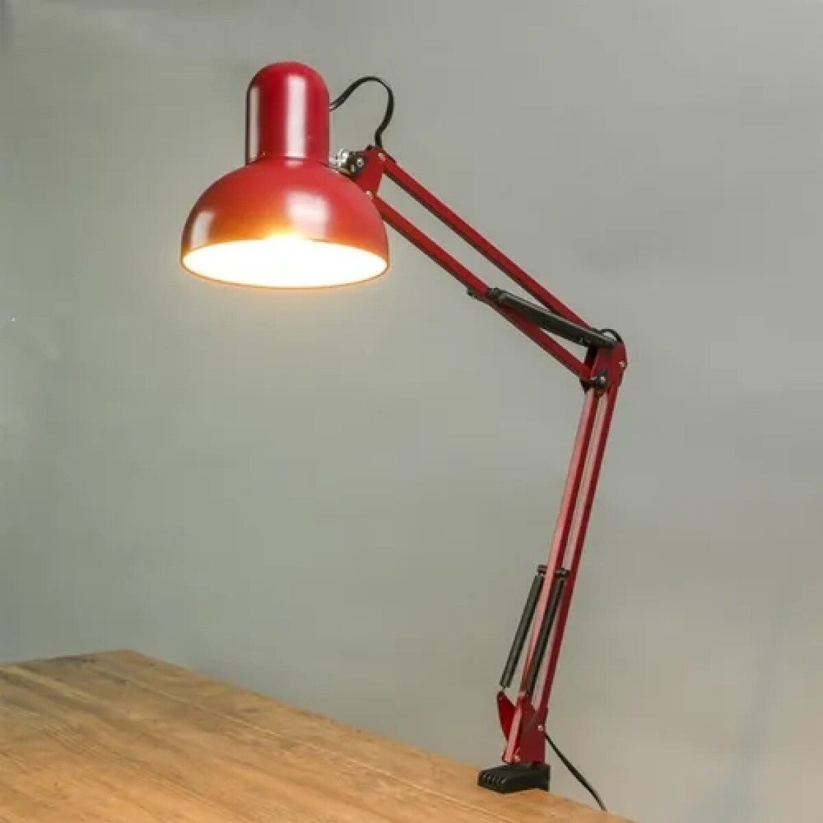 Lámpara Arquitecto Articulada Con Morsa Y Pinza - Roja 