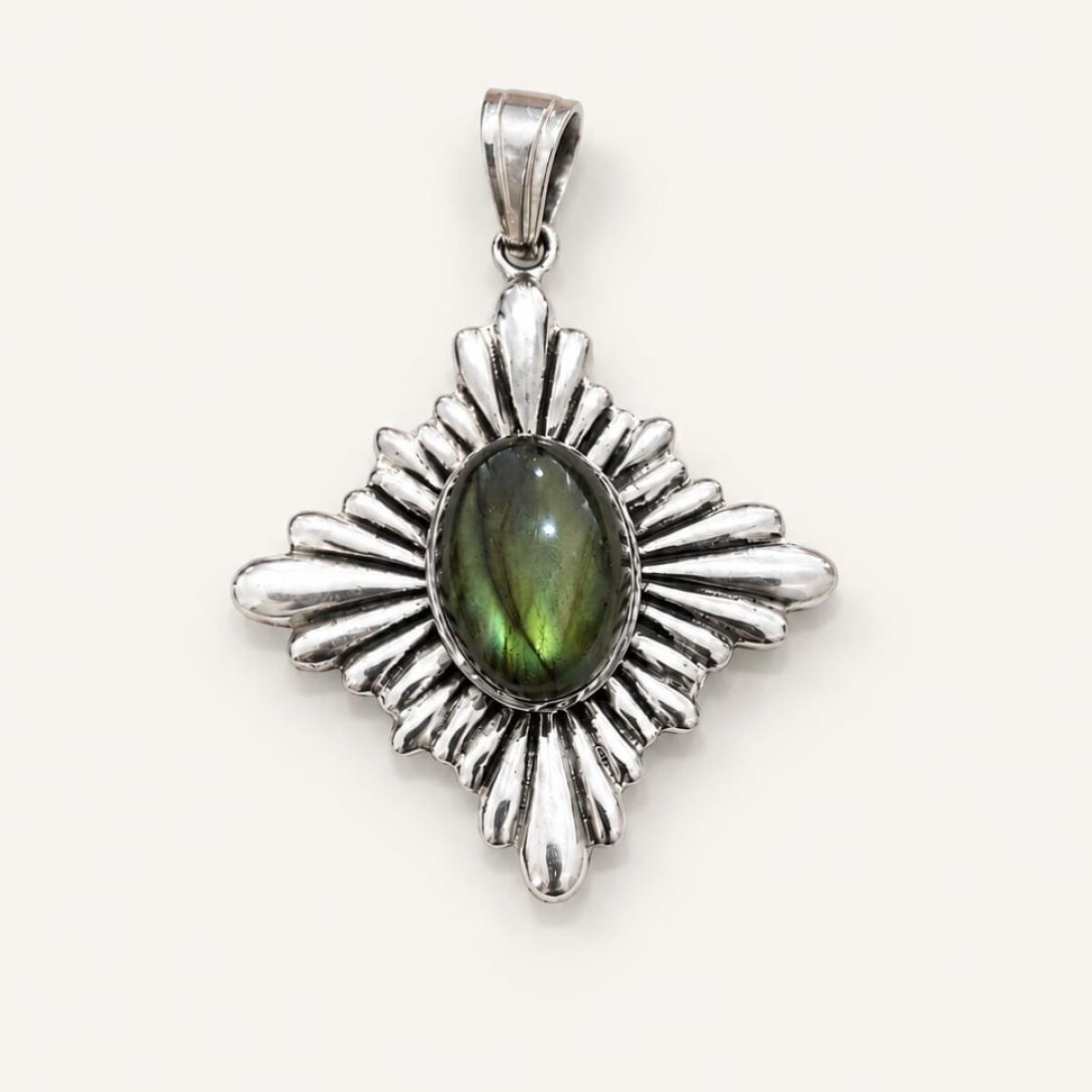 Dije Oval Labradorita - Plata 925 