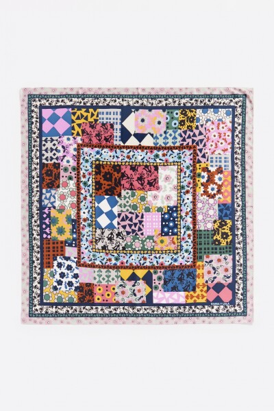 PAÑUELO PATCHWORK Y MARCOS Gris