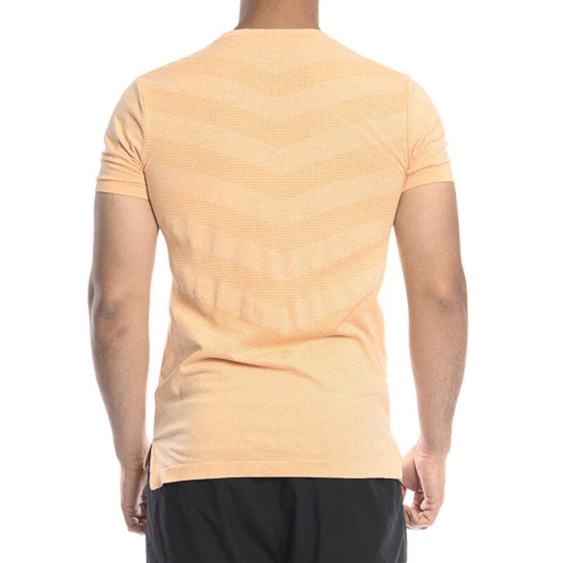 Remera de Hombre Umbro Arrow Anaranjado Melange - Blanco