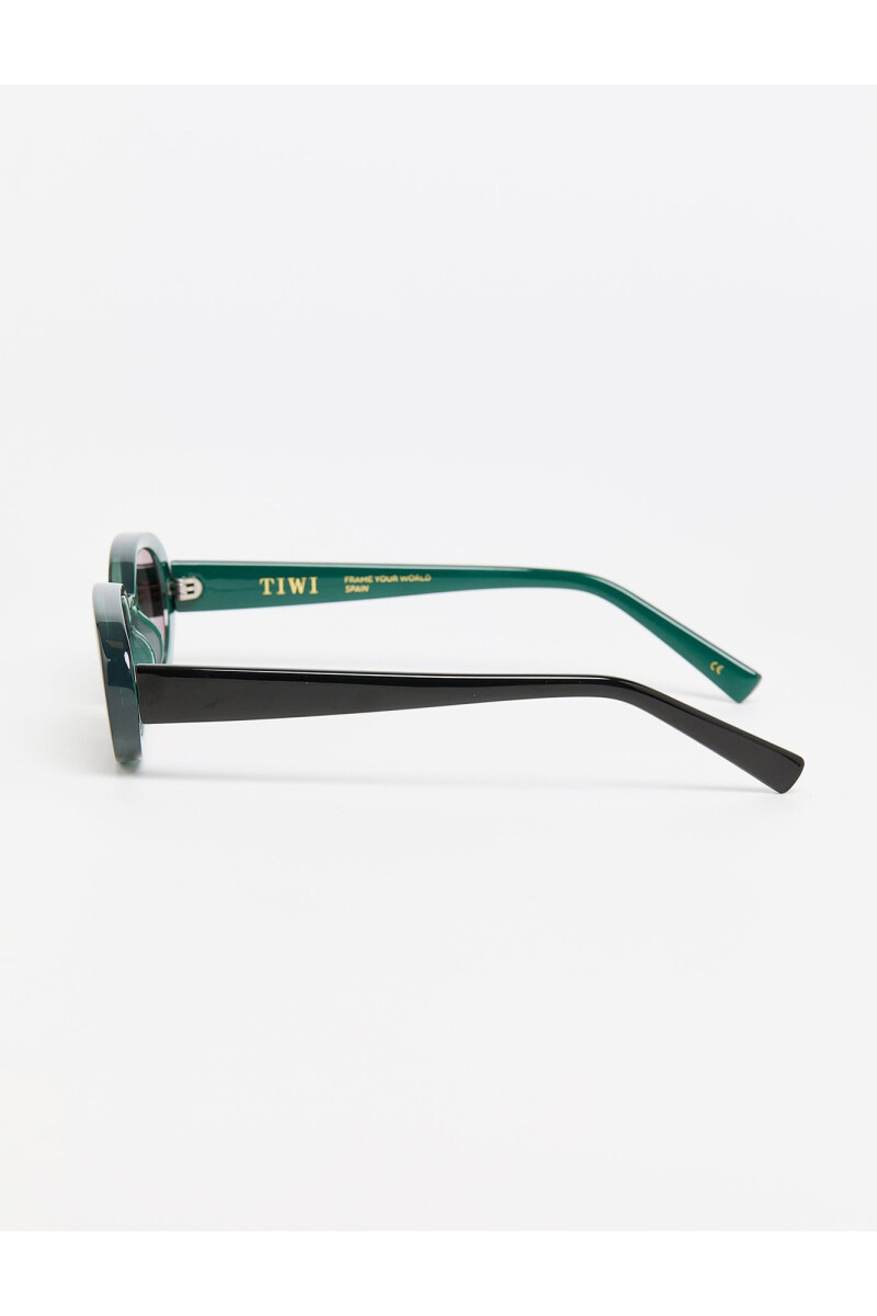 Tiwi Martina - 910 Black/green With Smoke Gradient Lenses