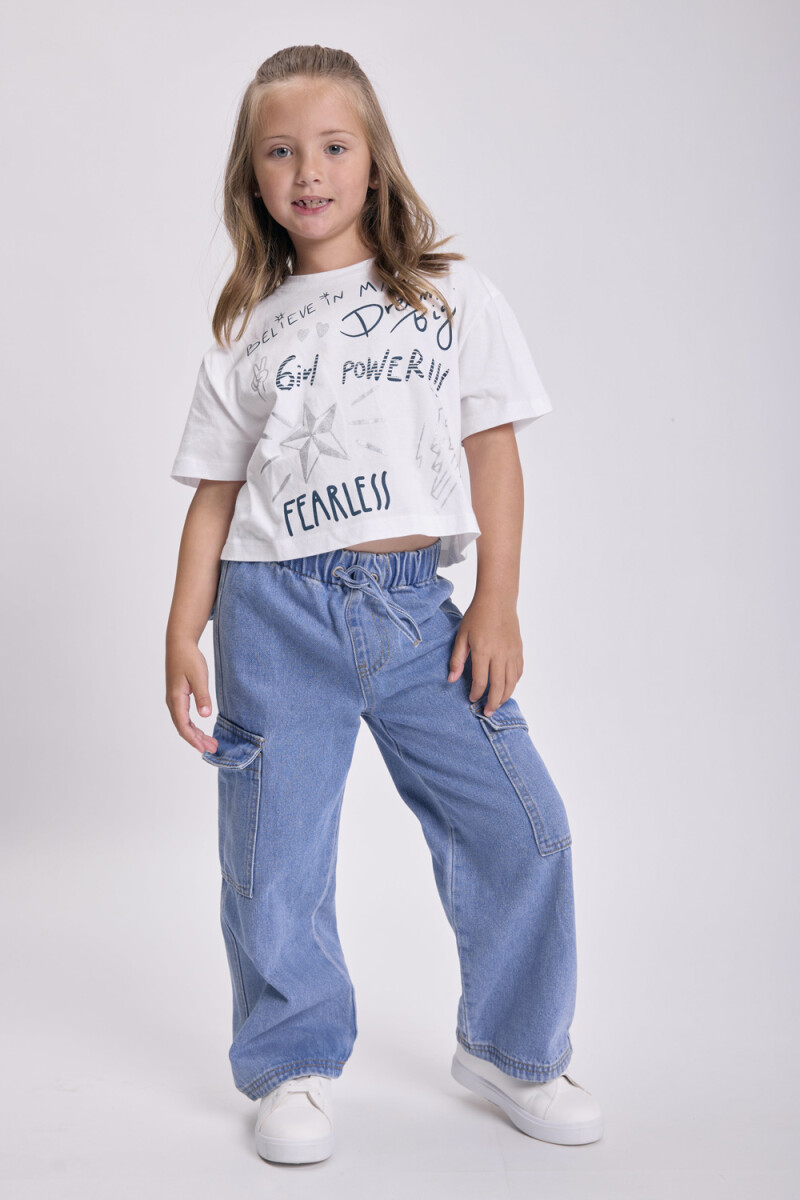 Remera crop Estampa Power Crudo
