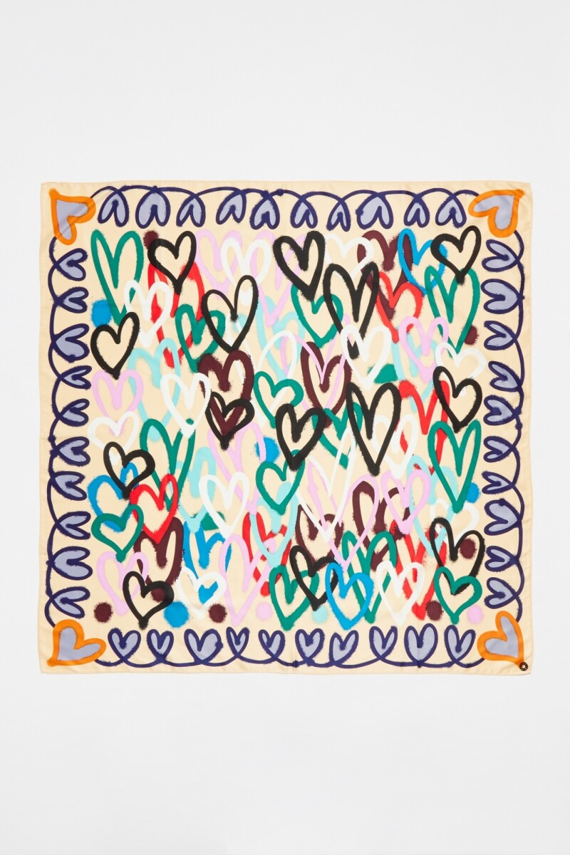 PAÑUELO CORAZONES GRAFITI 