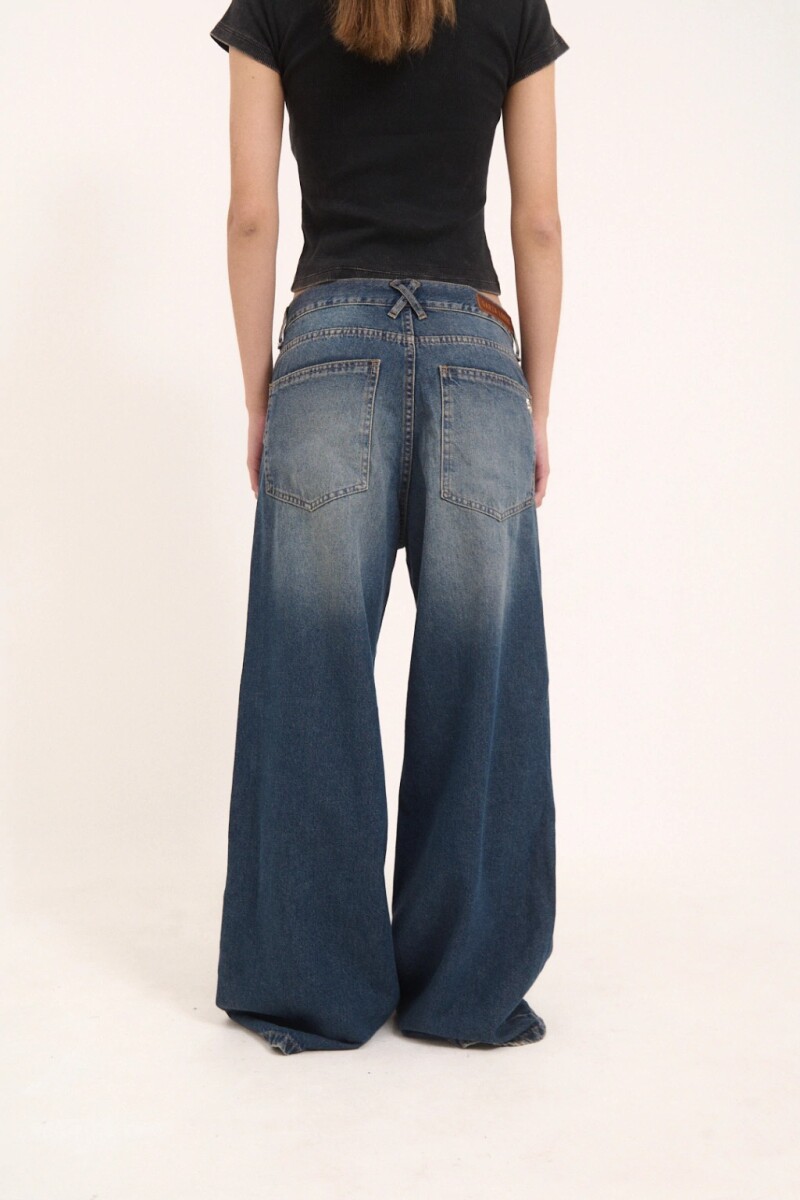 Jean over Baggy Azul
