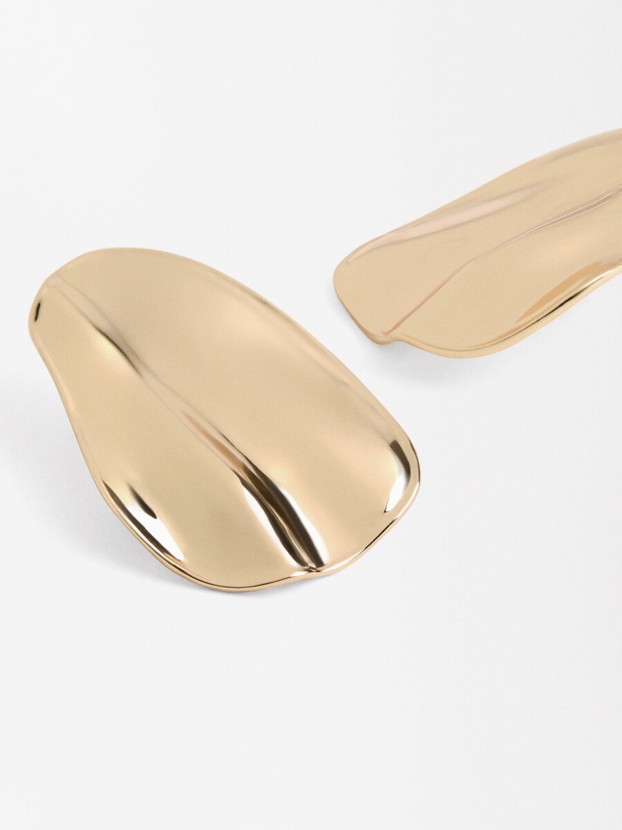 Pendientes Ovalados Con Relieve dorado