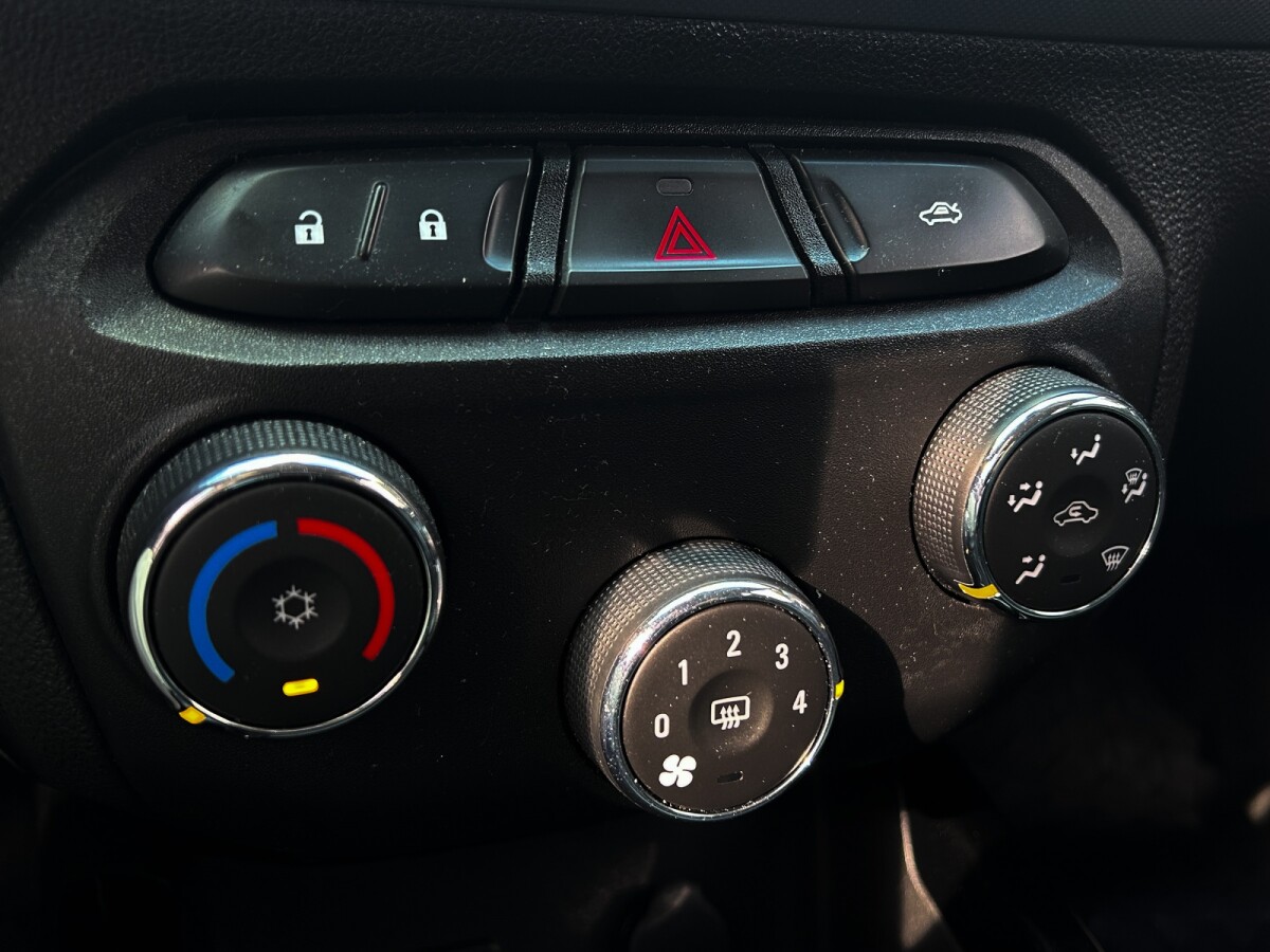 Chevrolet Onix LTZ 1.4 EXCELENTE ESTADO! | Permuta/Financia Chevrolet Onix LTZ 1.4 EXCELENTE ESTADO! | Permuta/Financia