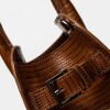 Cartera de Mano The Roots En Cuero Grabado Lagarto Tabaco