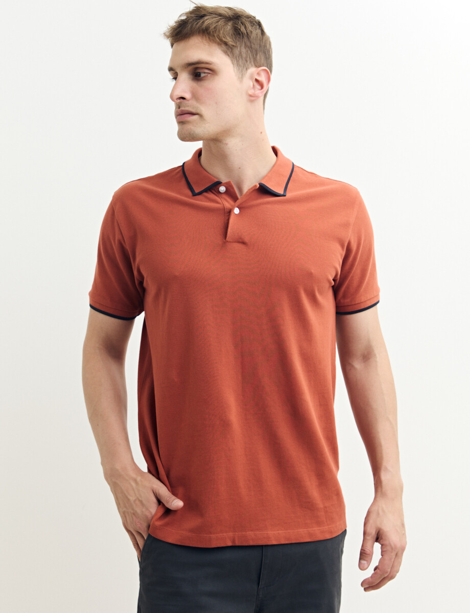 520976 REMERA HARRINGTON LABEL Rojo