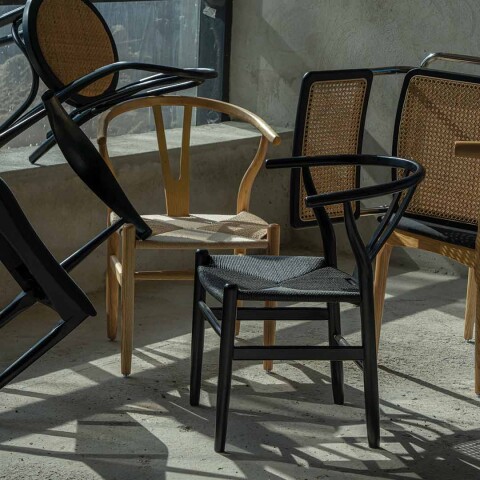 Silla Wishbone Negra