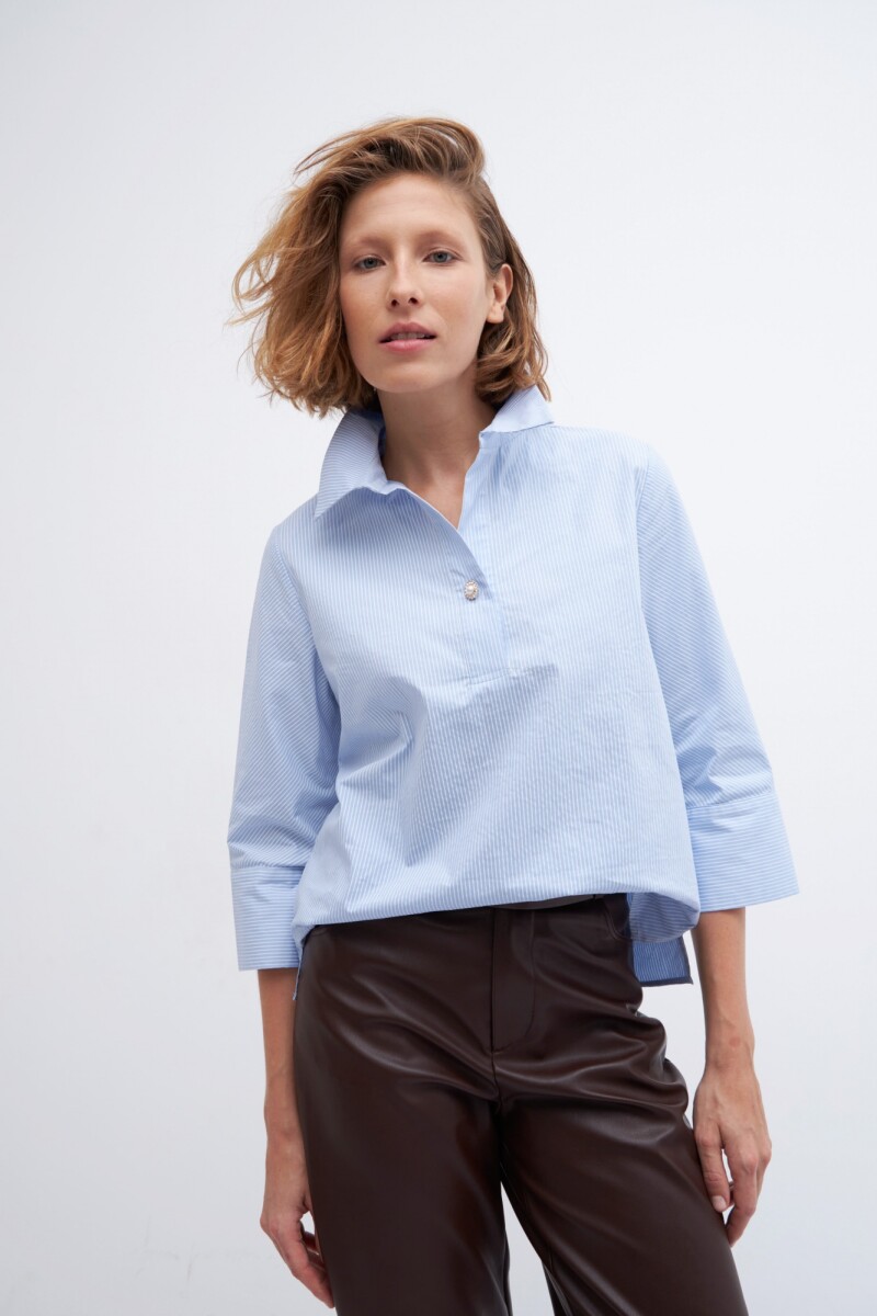 Blusa con cuello rayada azul