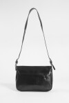 Bandolera con tapa y hebillas negro