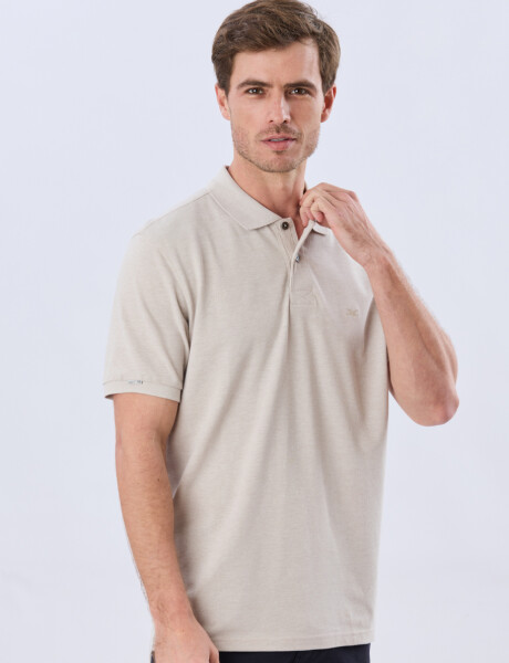 REMERA POLO LISA PIQUÉ Beige