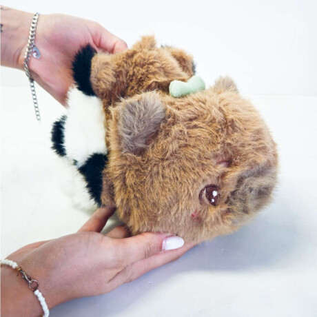 Peluche de carpincho y panda magico Marron
