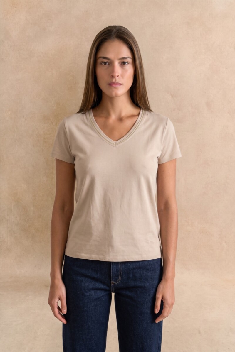 Remera Escote V Algodón Nude