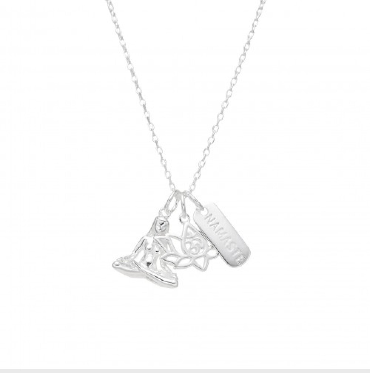 Conjunto de cadena en plata 925 y dijes, NAMASTE. 