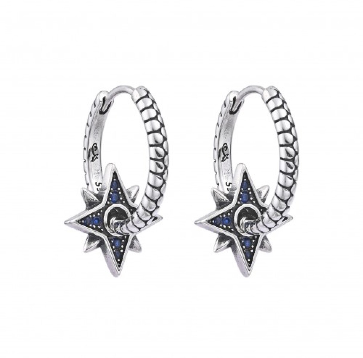 Par de aros de plata 925 con circonias y dije. 