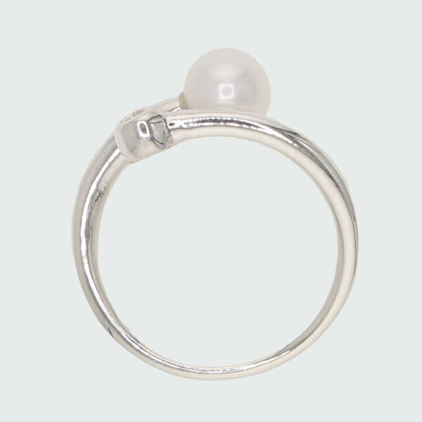 Anillo Isora de MOON en plata 925 con perla y brillante Anillo Isora de MOON en plata 925 con perla y brillante
