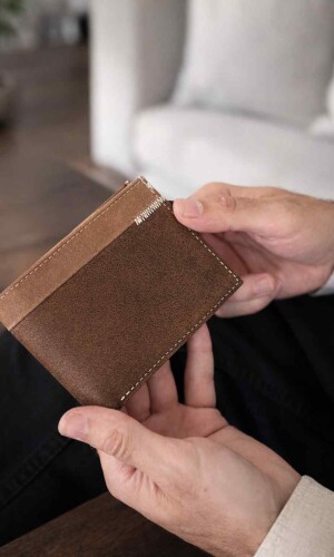 BILLETERA CUERO JANO JASPEADO C/NUEZ