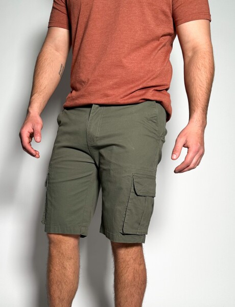 Bermuda cargo de gabardina Nairobi Verde