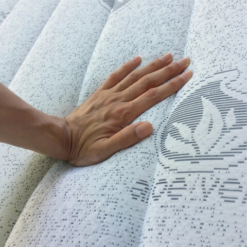 Colchón OGGO Espuma Mega Densidad - Máximo Soporte, Firmeza y Descanso Ortopédico 1y1/2 Plaza - 110 cm