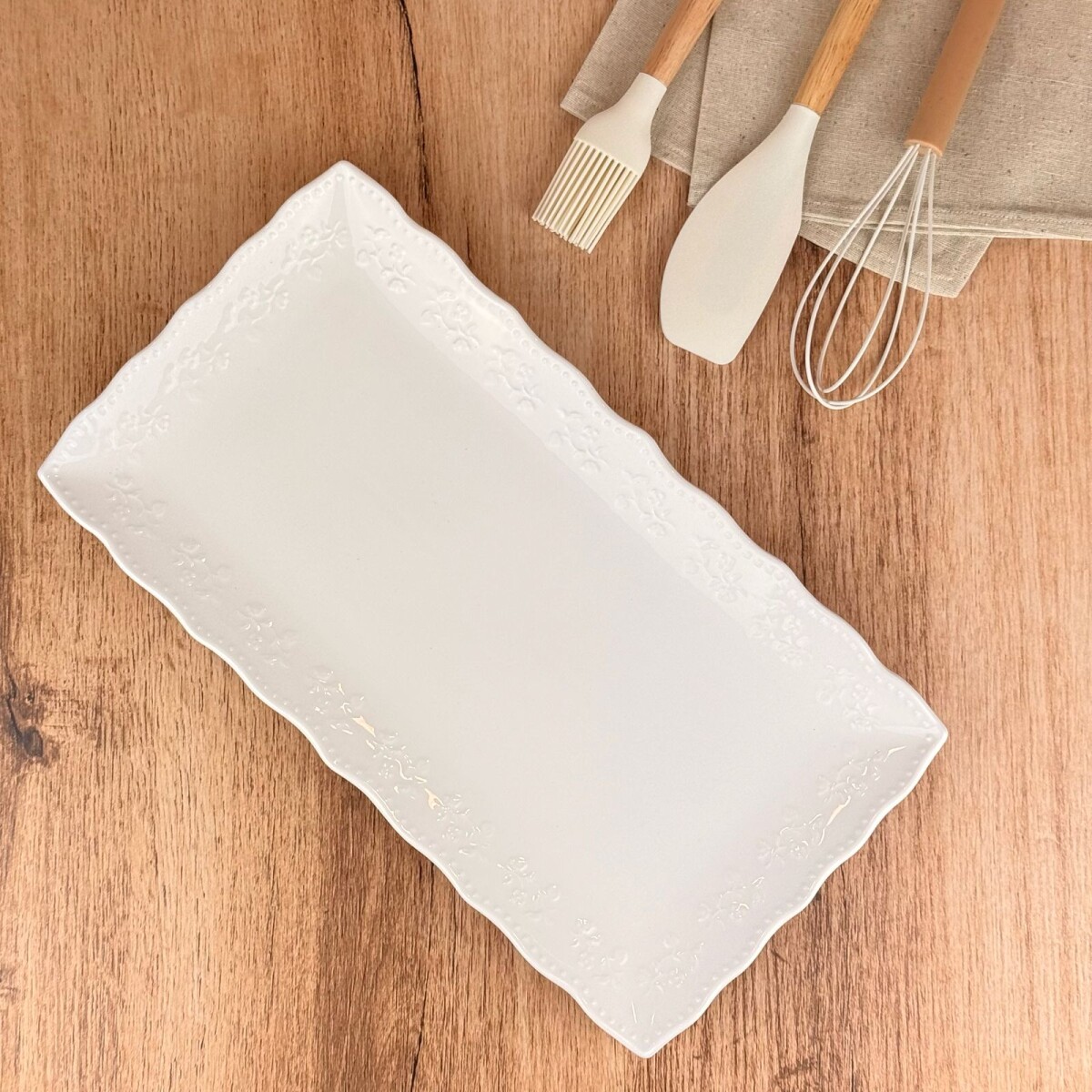 Fuente Rectangular de Cerámica con Relieve 40.5cm x 21.5cm x 3cm 