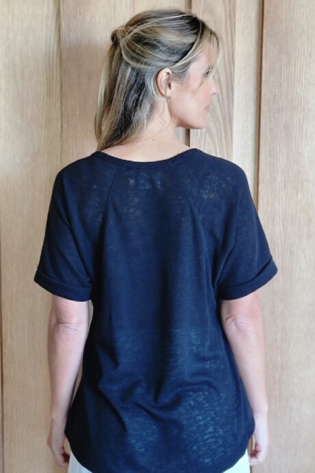 Remera Lila Negro