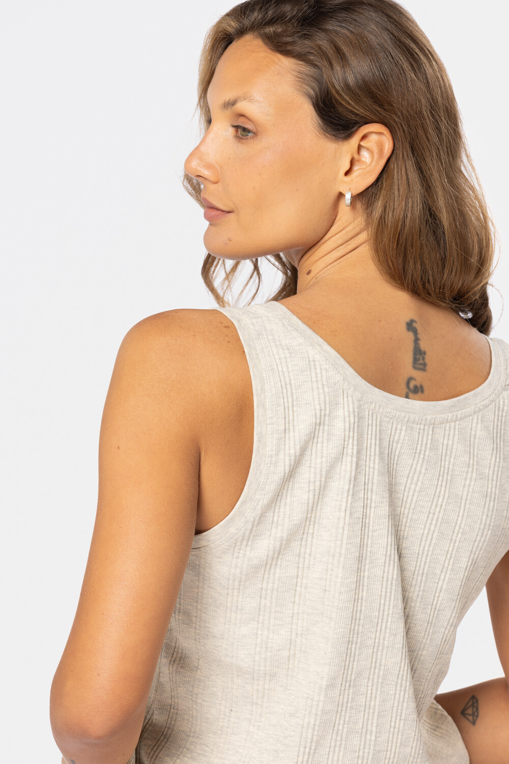 MUSCULOSA RIB CON BOTONES Beige