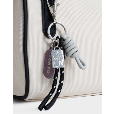 Cartera Bowling Con Charm Blanco Crudo