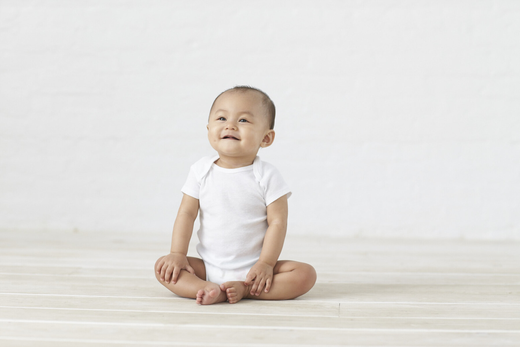 Pack x5 bodies manga corta blancos 