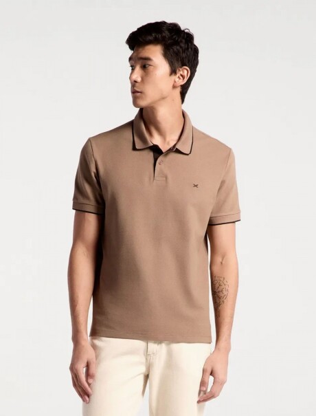 CAMISA DE CUELLO CON BORDADO BEIGE
