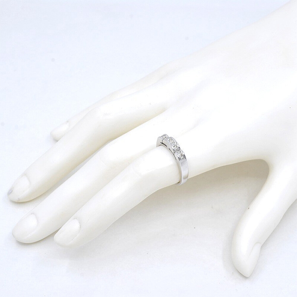 Anillo En Oro 18K Blanco Con Brillantes Anillo En Oro 18K Blanco Con Brillantes