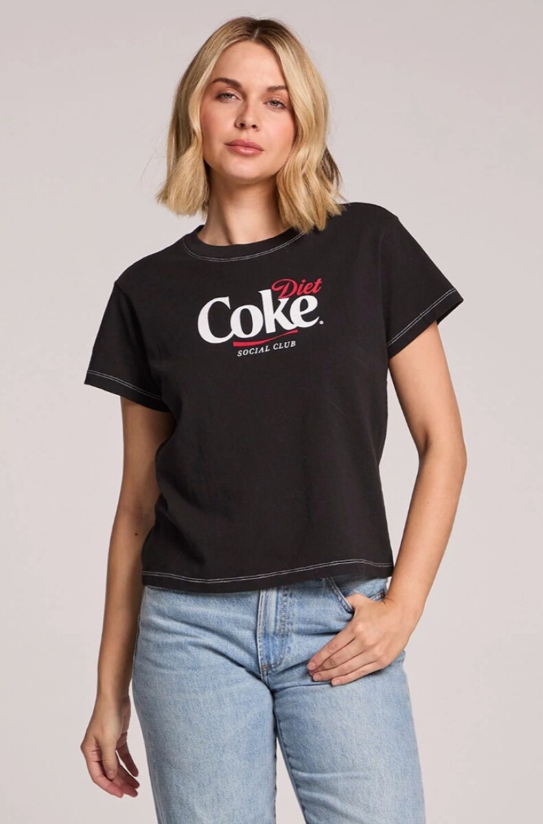 REMERA DE MANGA CORTA COKE 