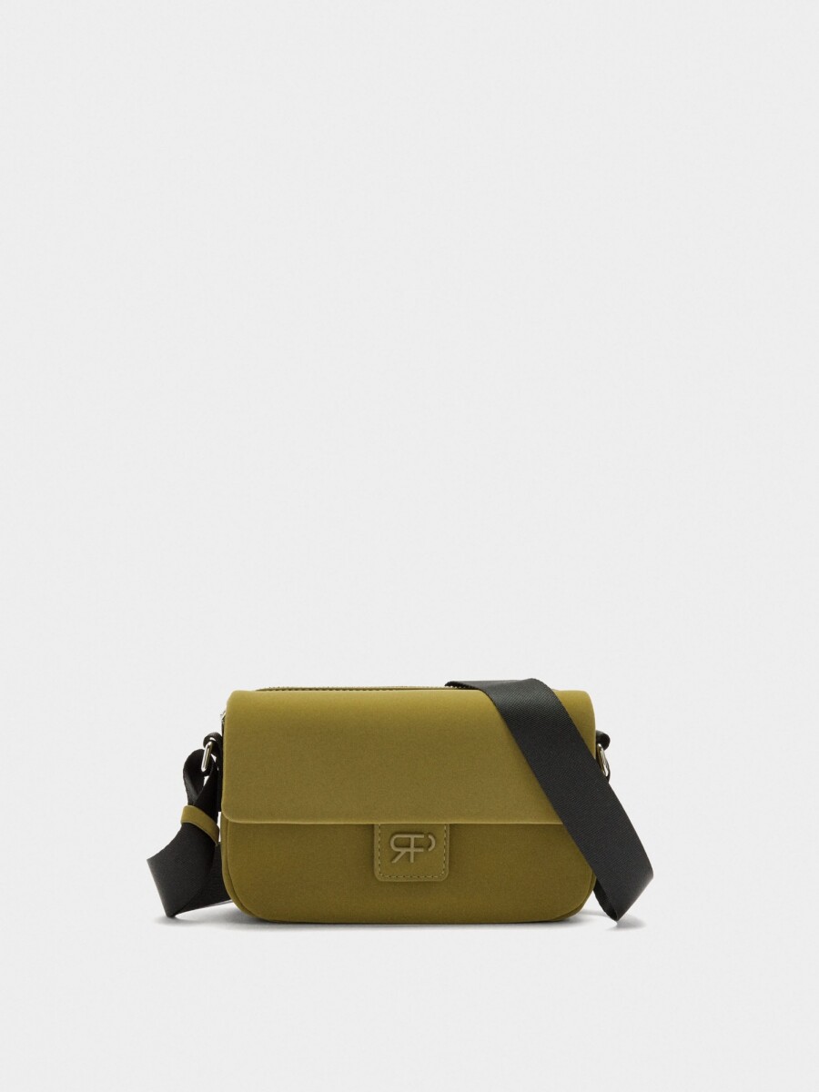 Bolso Bandolera Con Solapa Textura Suave mostaza