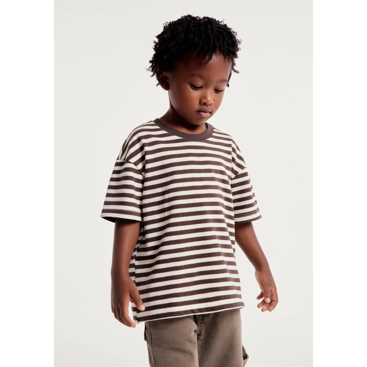 CAMISETA MM MASC - MARROM E OFF WHITE 