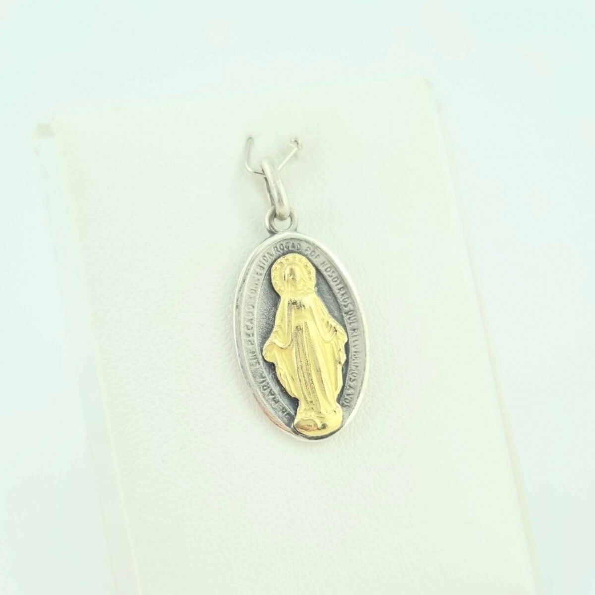 Medalla religiosa de plata 925 con imagen de la Virgen Milagrosa en oro 18 ktes. 