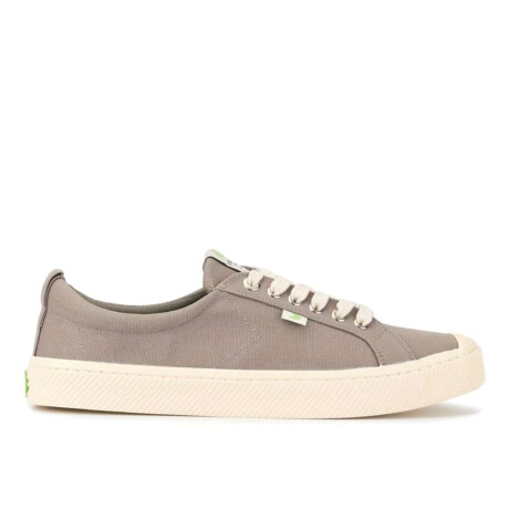 Championes Cariuma Oca Low Gris