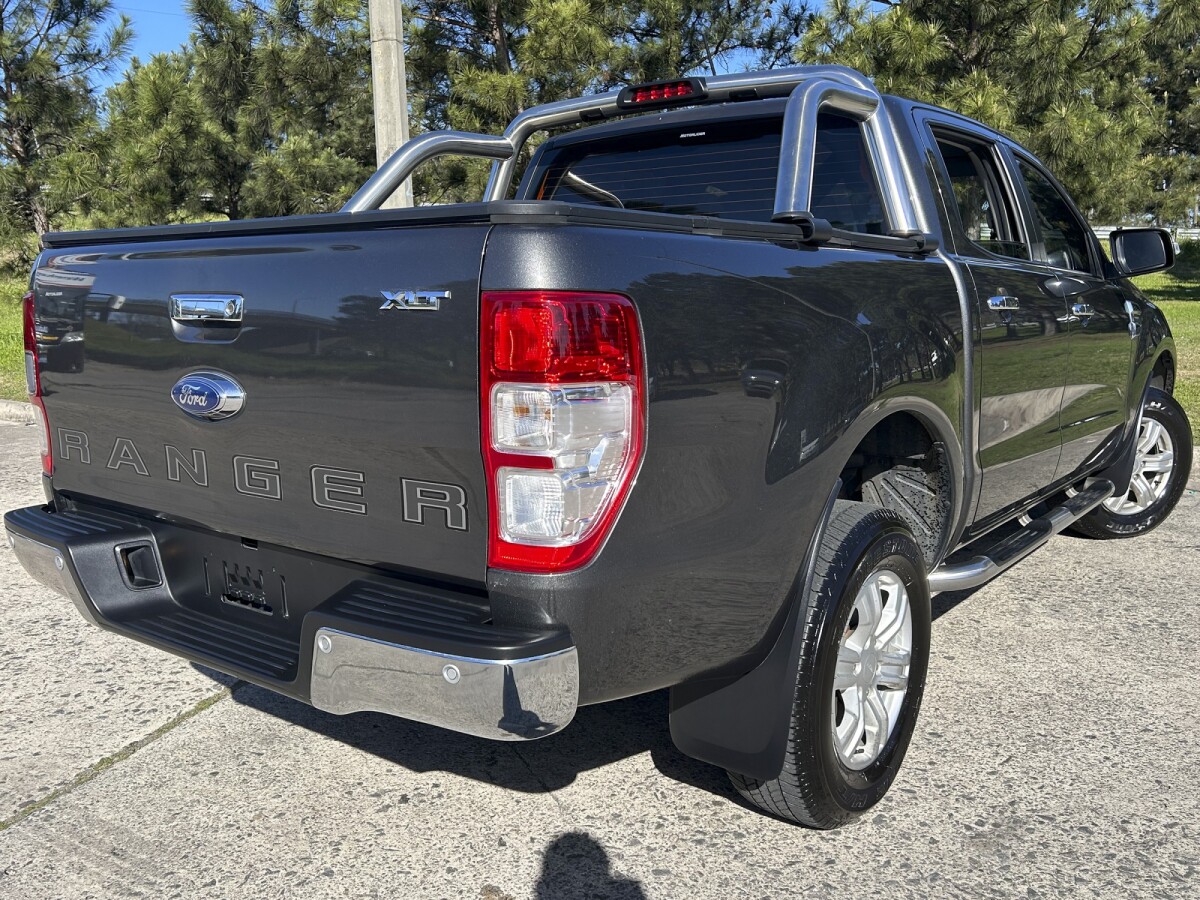 Ford Ranger XLT 2.5 EXCELENTE ESTADO! | Permuta / Financia Ford Ranger XLT 2.5 EXCELENTE ESTADO! | Permuta / Financia