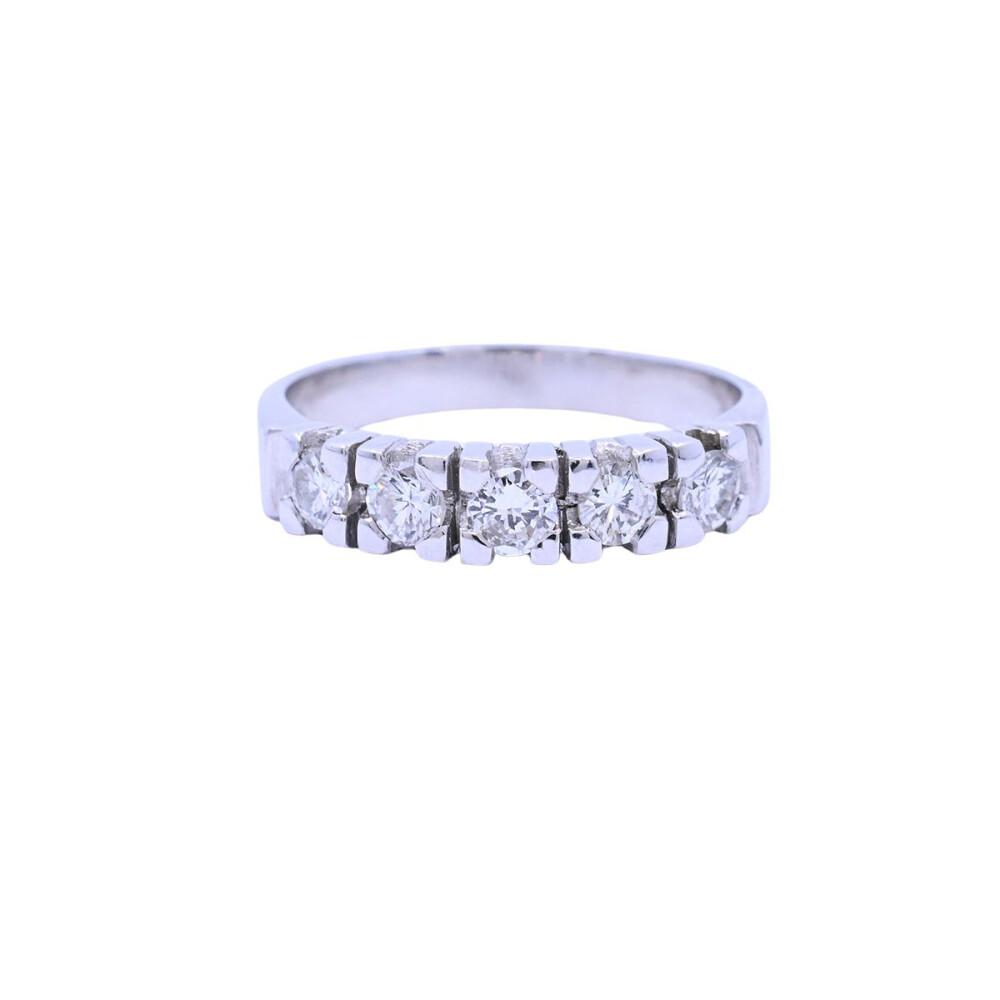Anillo oro 18k blanco y brillantes engarce 4 puntas. Anillo oro 18k blanco y brillantes engarce 4 puntas.