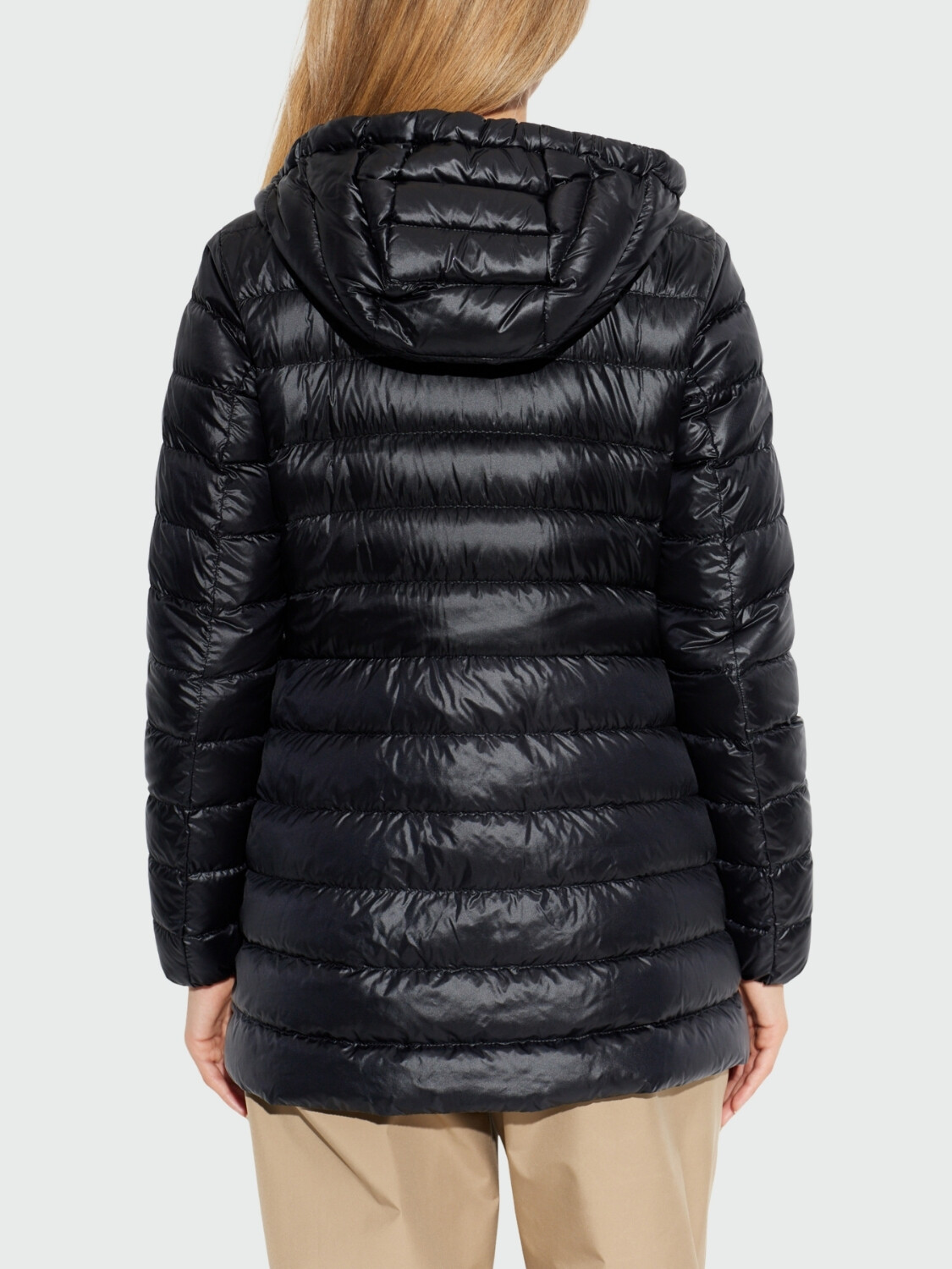 MONCLER - Campera Corta de Plumas Jasmin Negro
