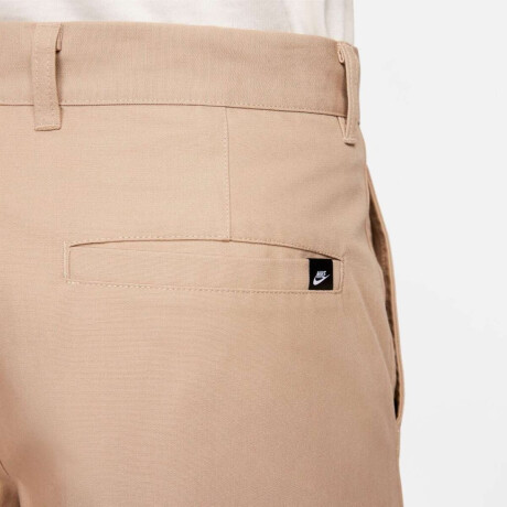 Short Nike Club Chino de Hombre Crema