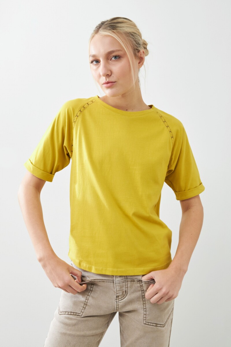Remera manga raglán con vainillas pistacho