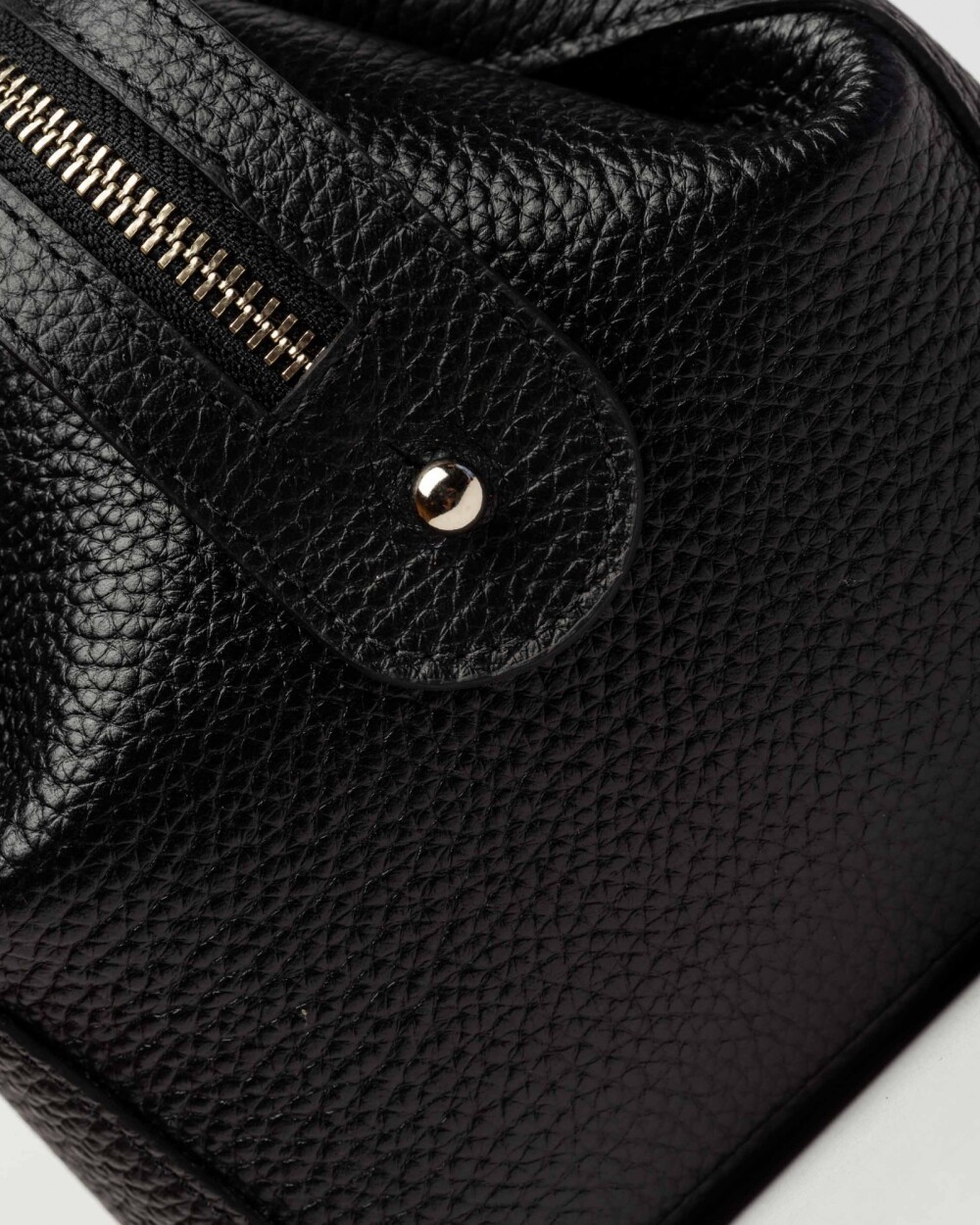 Cartera de mano Resort en cuero graneado Negro