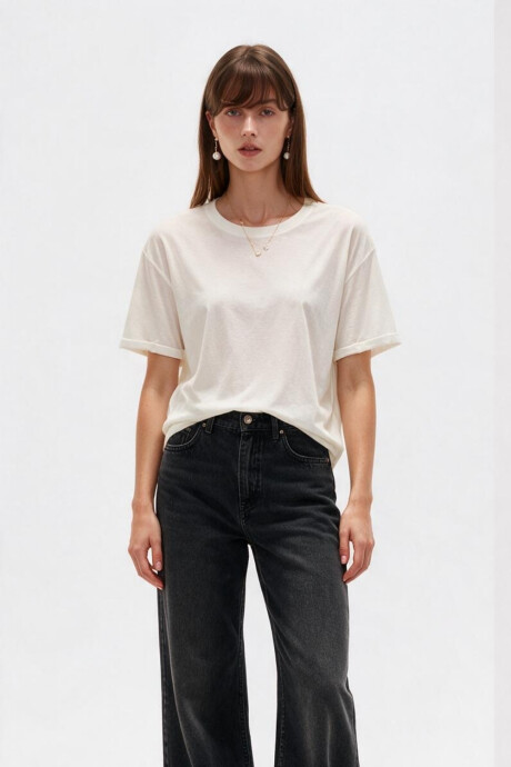 Remera Ena Marfil / Off White
