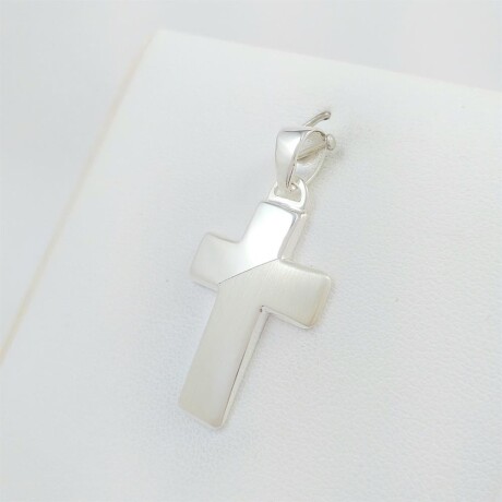 Cruz de plata 925 bombé, medidas largo 25mm, ancho 17,5mm, espesor 2mm. Cruz de plata 925 bombé, medidas largo 25mm, ancho 17,5mm, espesor 2mm.