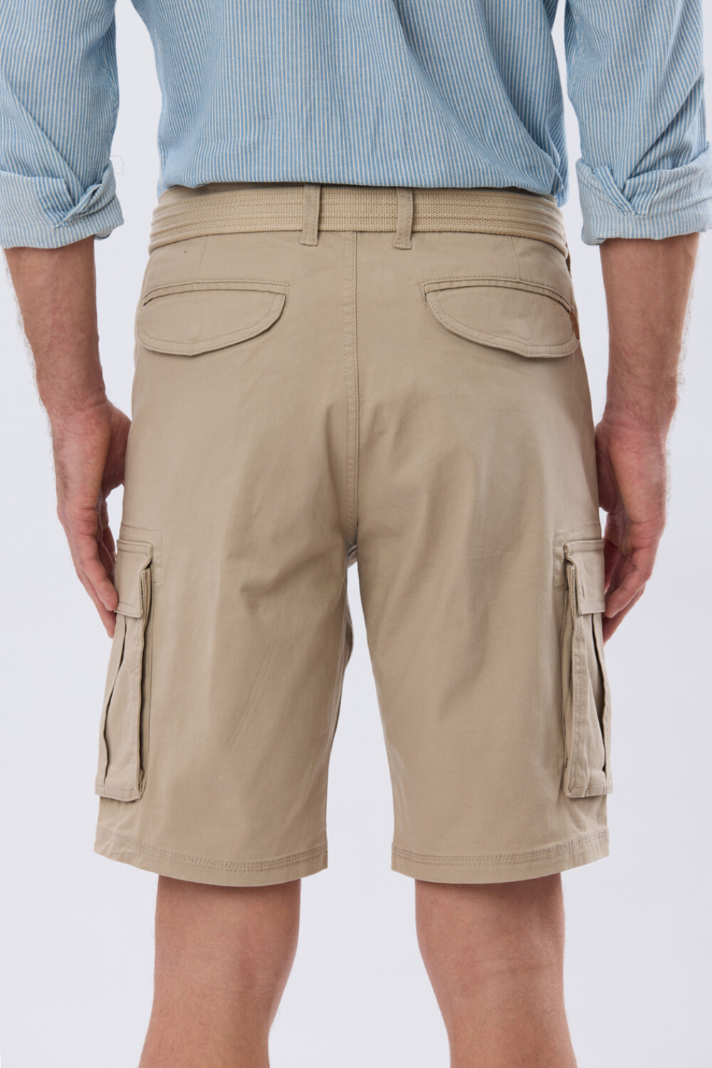 BERMUDA CARGO CON CINTO Beige